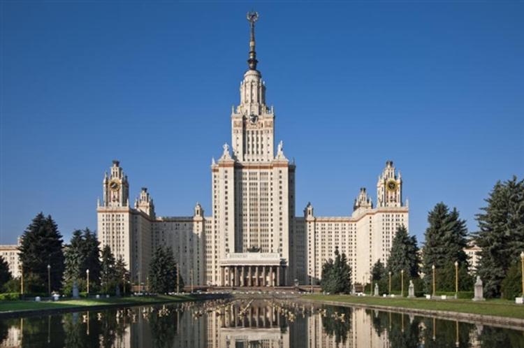 В Москве появилась учебная гимназия МГУ