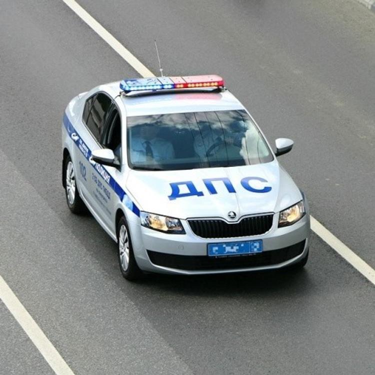 На Киевском шоссе Москвы грузовик протаранил легковушку, есть жертвы