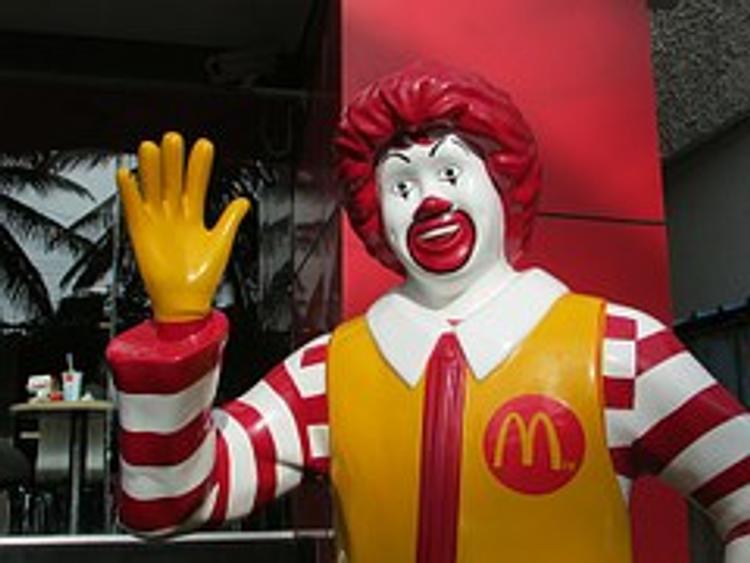 У McDonald's  долги. Возможен штраф в $500 млн