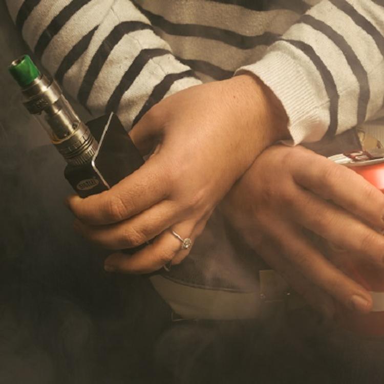 Подросток пострадал от взорвавшейся электронной сигареты