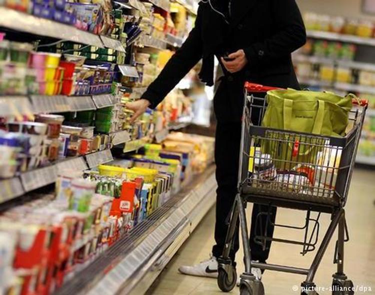 Торговля по-русски: магазины не позволяют покупать меньше, чем на 300 рублей