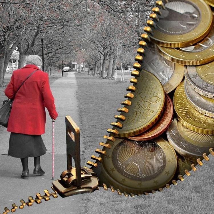 Пенсионерка из Вятских Полян отдала за лекарство мошенникам 136 тысяч рублей