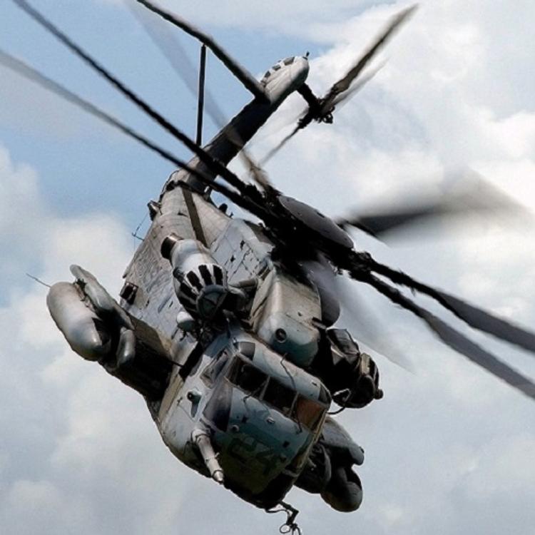 В Малайзии военный вертолет рухнул на крышу школы