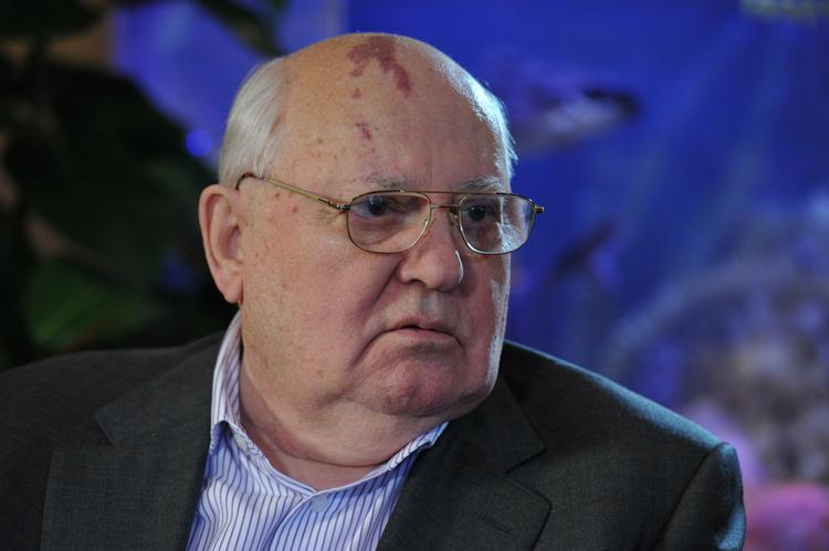 Горбачев дал совет России и США