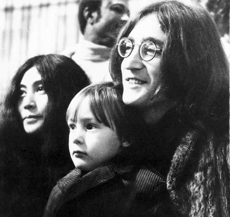 Легендарный Джон Леннон станет героем комикса