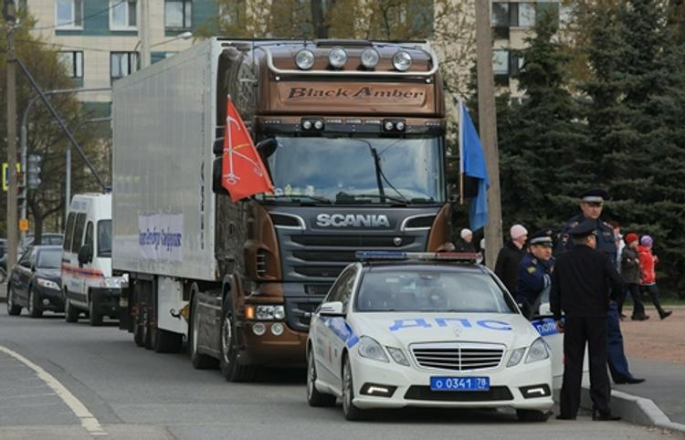 У тульского дальнобойщика в машине нашли труп женщины