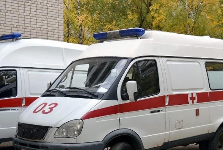 Под Екатеринбургом грузовик протаранил дом, пять человек погибли