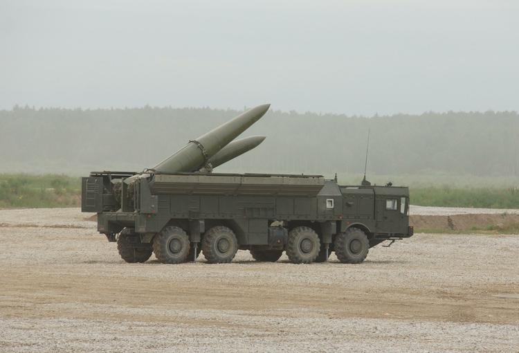 На западе России расчеты "Искандер-М" научились наносить ракетные удары
