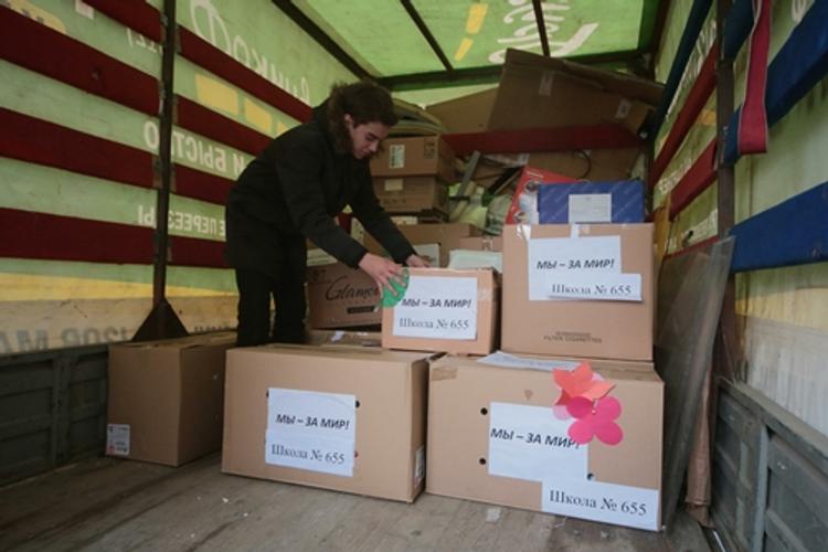 МЧС России доставило 440 тонн гумпомощи в Донбасс
