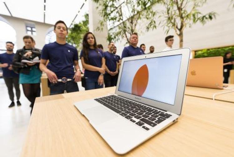 Apple презентовала новый ноутбук