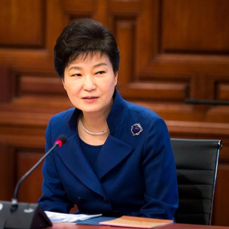 Замешанная в политическом скандале подруга президента Южной Кореи вернулась в страну
