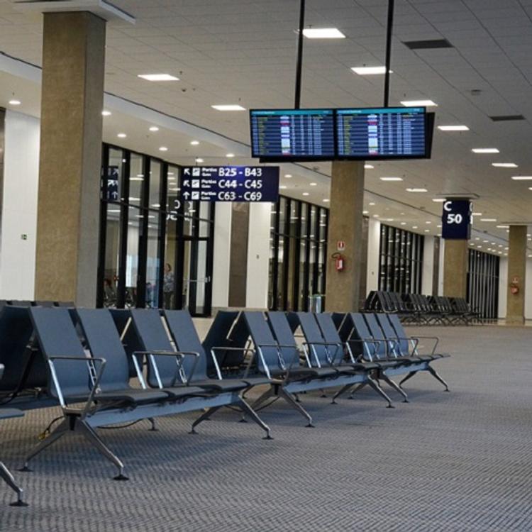 На Кипре две россиянки устроили скандал в аэропорту и напали на полицейских