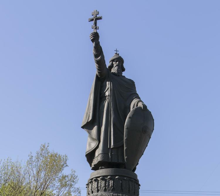 Патриарх Кирилл намерен освятить памятник князю Владимиру