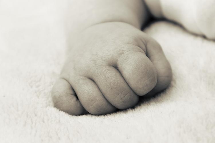 В Набережных Челнах внезапно скончалась новорожденная девочка