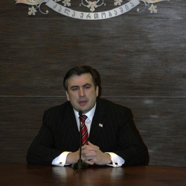 Саакашвили заявил, что подал в отставку из-за “обнаглевших рож”