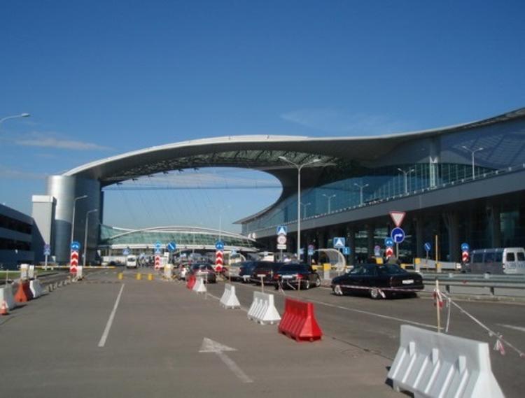 Около 90 авиарейсов отменены в аэропортах Москвы