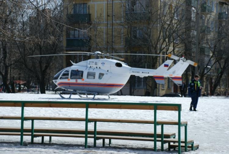 В Москве школьница выпала из окна на четвертом этаже