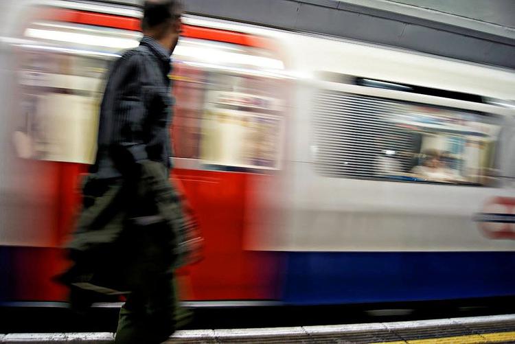Шокирующее видео: поезд-призрак появился в лондонском метро