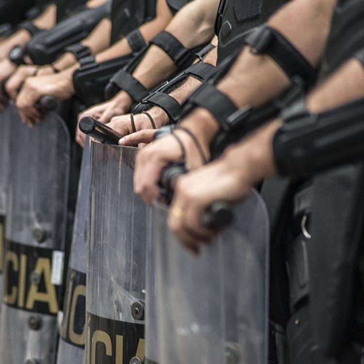 Украинские СМИ сообщили о столкновении с полицией на киевском “народном вече”