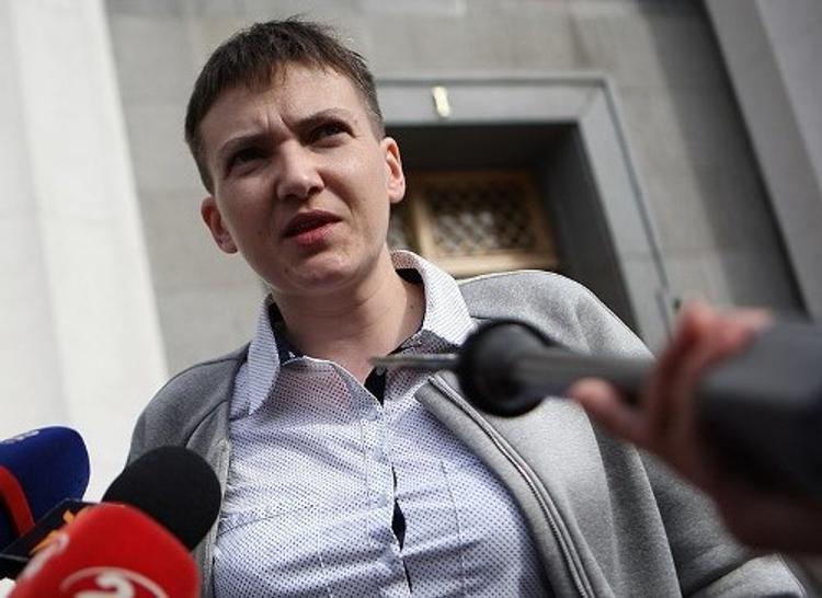 Надежда Савченко предложила украинцам сброситься по гривне на ее карьеру