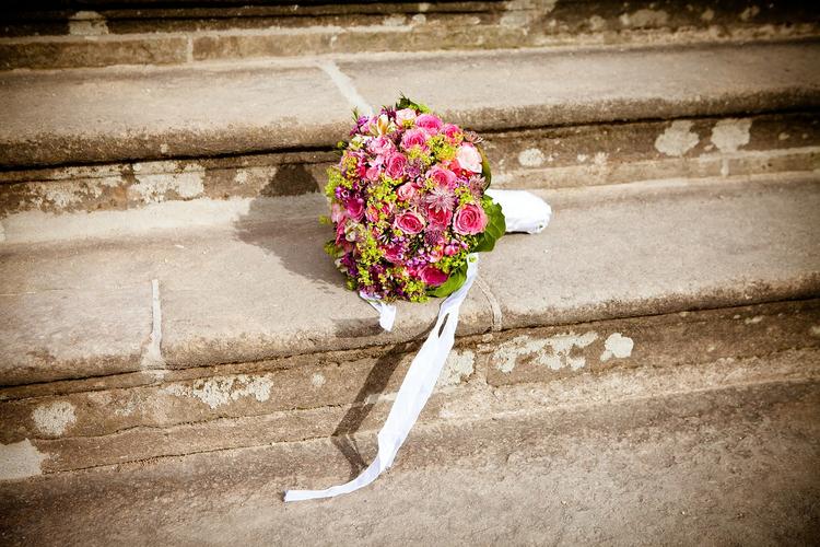 В Рязани невесте надели наручники прямо на свадьбе