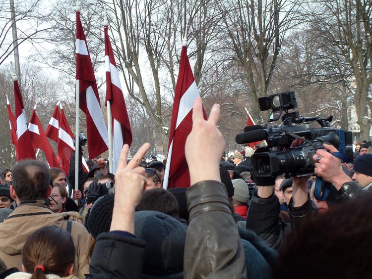 На Украине националисты устроили митинг (ВИДЕО)