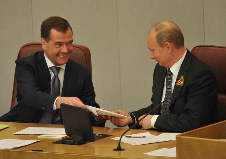 Поручение Медведева правительству: работайте как следует