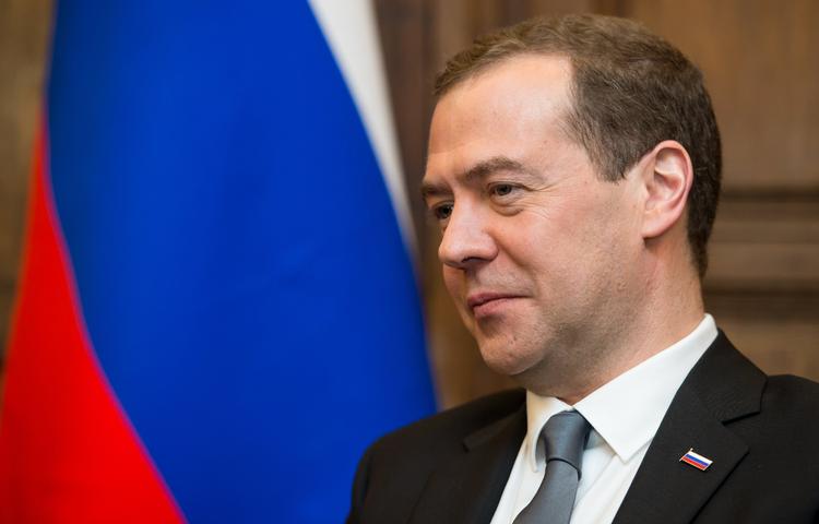 Министры финансов и связи получили награды из рук Медведева