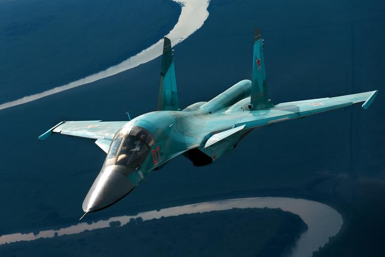 ВКС РФ получили на вооружение четыре бомбардировщика Су-34