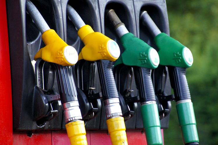 Замглавы Минэнерго рассказал, грозит ли россиянам резкий скачок цен на бензин