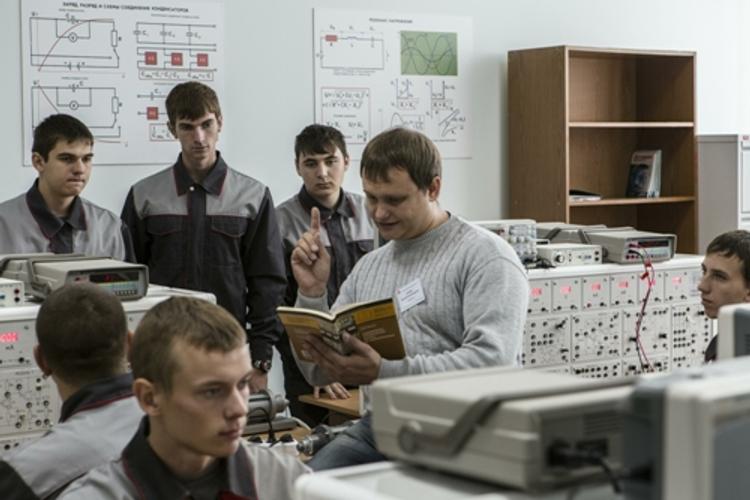 Волгоградские чиновники ликвидируют старейшее учебное заведение города