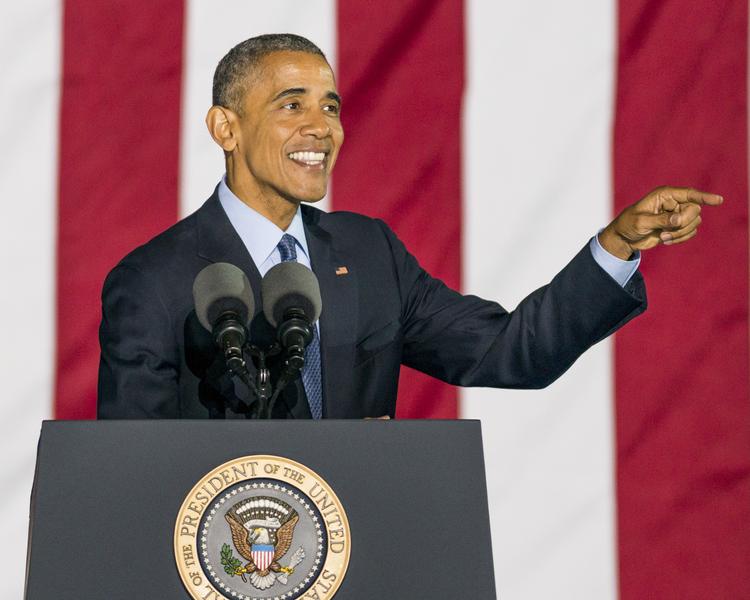 Солдат потерял сознание на прощании Обамы, а президент США прошел мимо (ВИДЕО)