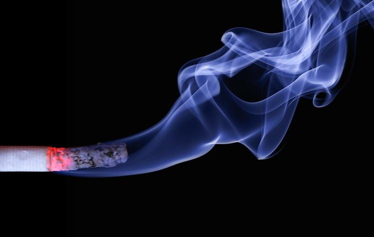 Россиянам хотят запретить продажу табака