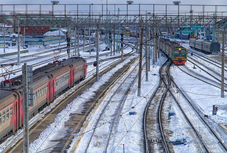 Инцидент в Подмосковье: замерзают не только люди, но даже поезда