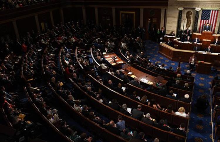 В американском сенате демократы объявили ночной протест