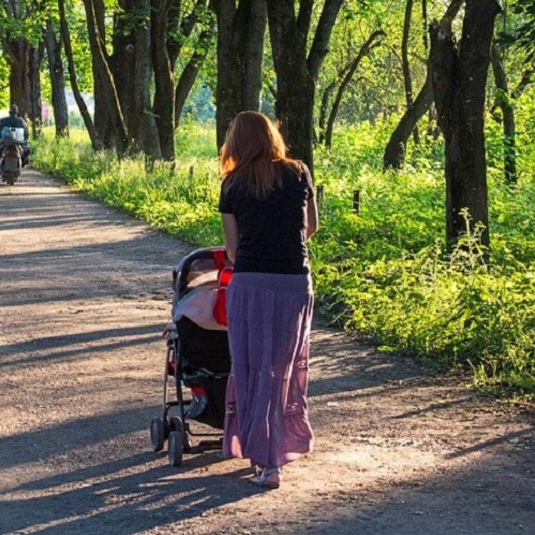 В Москве автомобиль наехал на коляску с младенцем