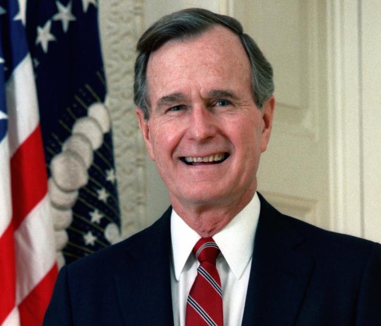 Названа страшная причина госпитализации Джорджа Буша-старшего