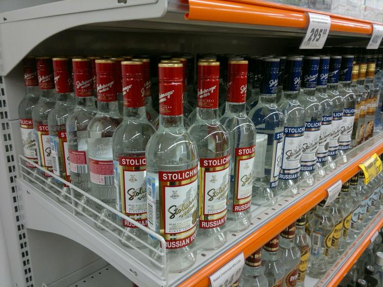 Россиянам младше 21 года могут перестать продавать алкоголь