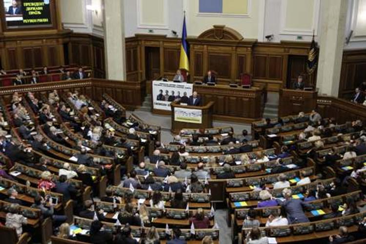 Рада впустила на Украину иностранных военных