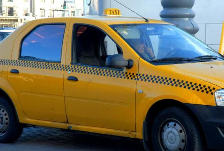 Появилось видео нападения таксиста на беременную женщину в Москве (ВИДЕО)