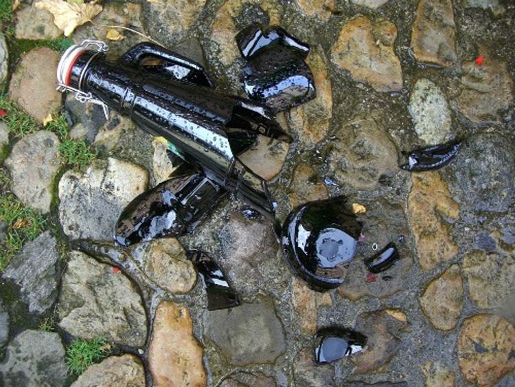 Преступник напал с осколком бутылки на патруль Росгвардии в Подмосковье