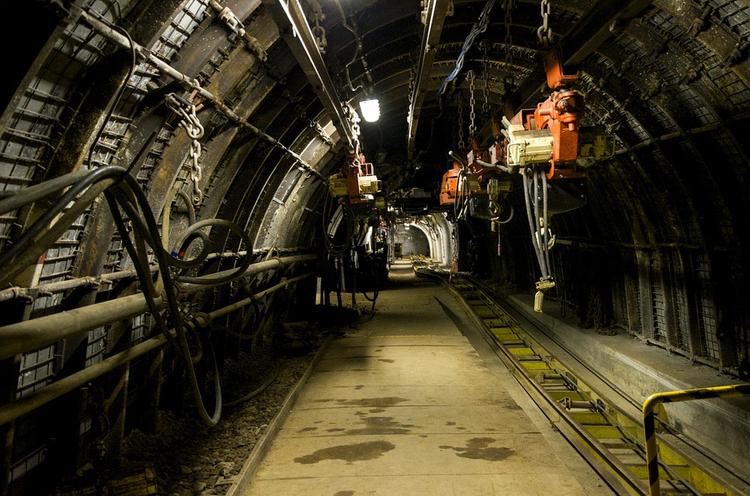 Двести донецких горняков заблокировал в шахте снаряд ВСУ