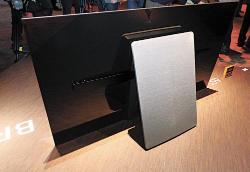 ТВ с экраном-колонкой