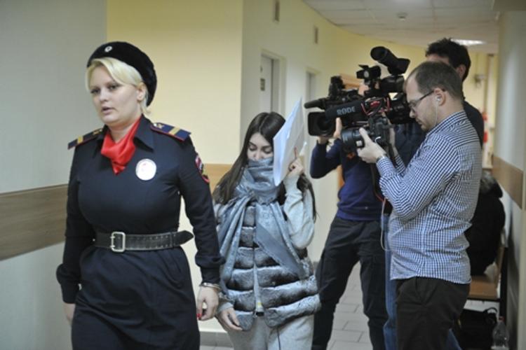 Мара Багдасарян назвала «мразями» мешающих ей парковаться журналистов