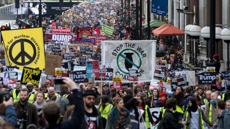 Участники митинга в Лондоне потребовали запретить Трампа