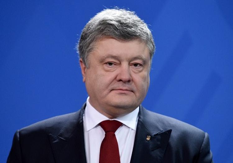 От Порошенко потребовали представить план по освобождению Донбасса и Крыма