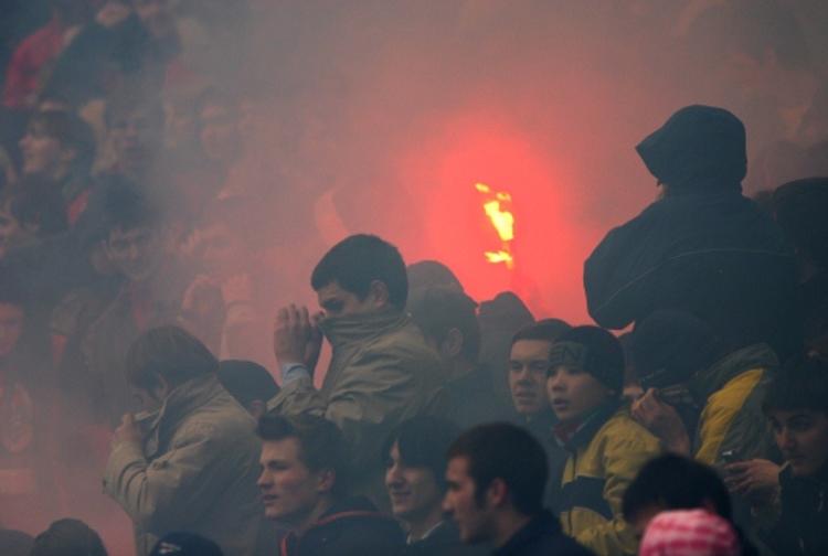 Госдума РФ приняла закон о наказании спортивных фанатов за беспорядки