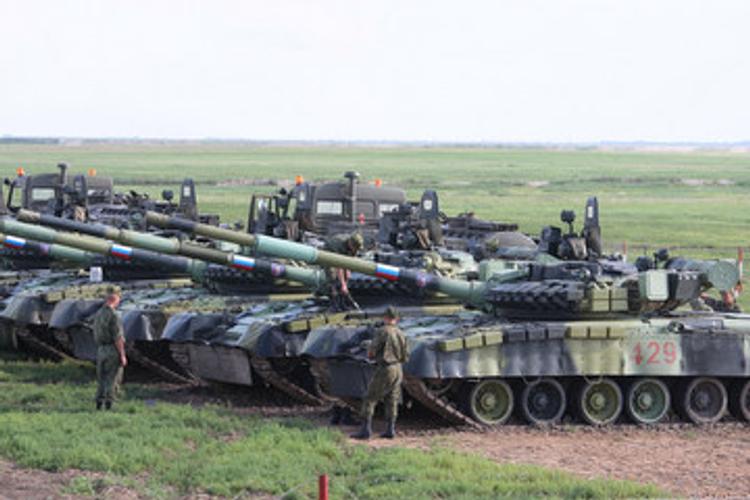 В Кремле рассказали о российских добровольцах и танках в Донбассе