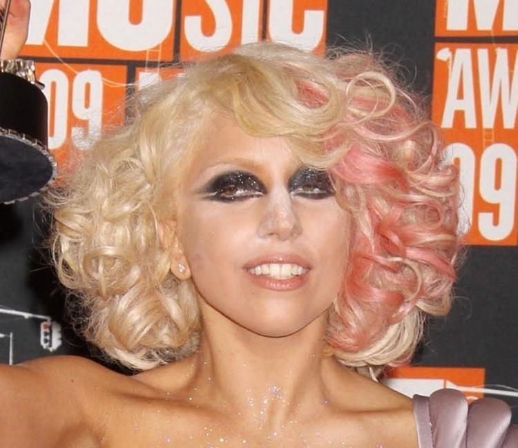 Леди Гага страшно расстроила поклонников