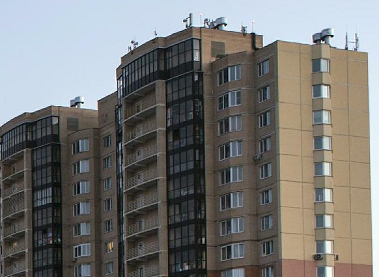 Жительница Москвы выпала с 22-го этажа